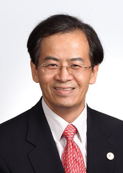 檔案:成競業玉照.jpg